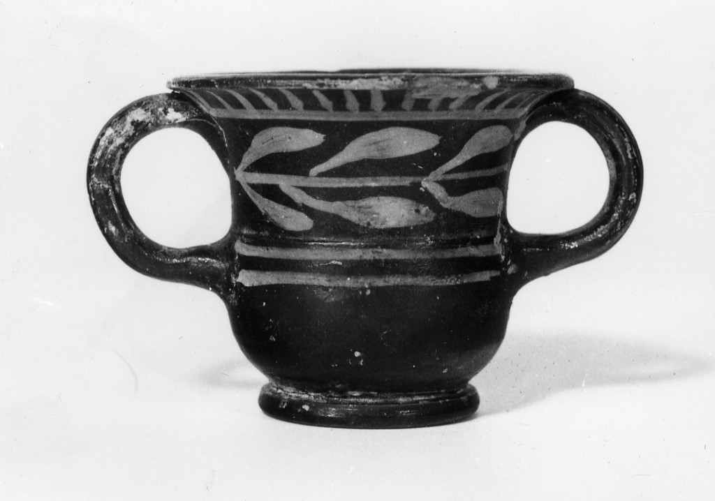 kantharos miniaturistico - officina apula (metà sec. IV a.C)