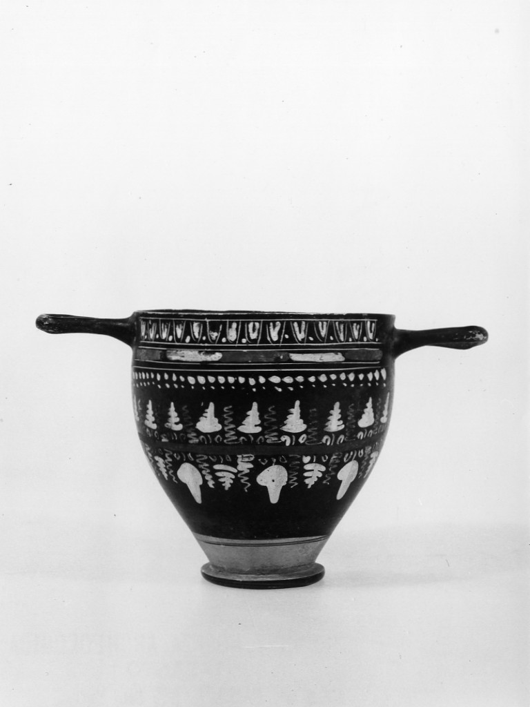 skyphos - ceramica tipo Gnathia (terzo quarto sec. IV a.C)