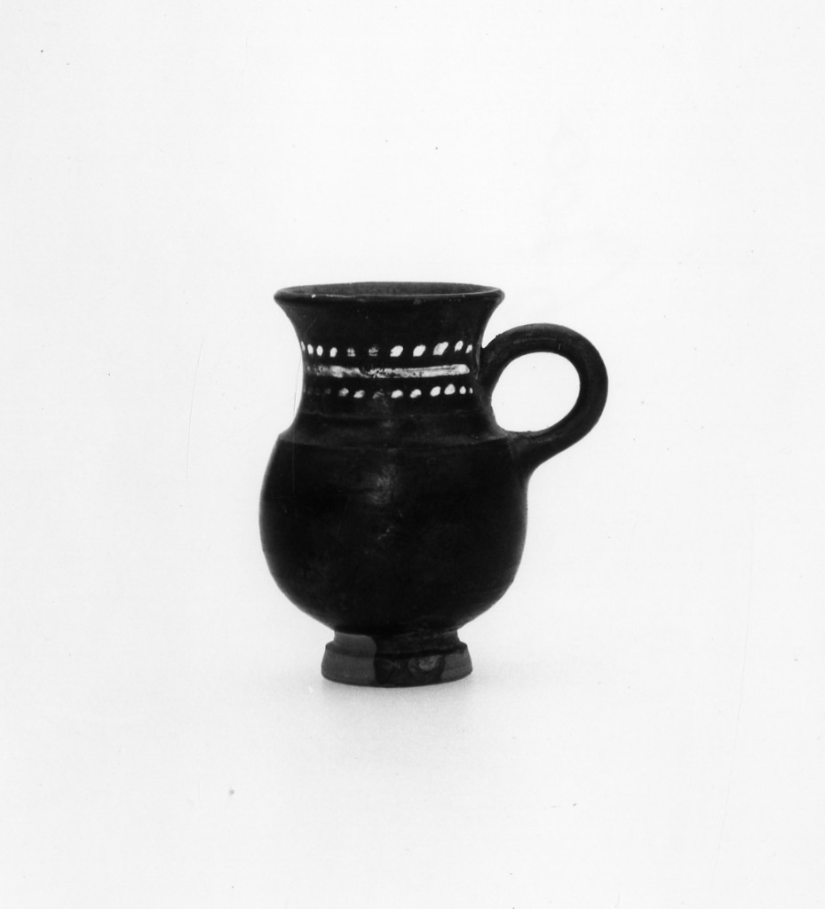 bicchiere - ceramica tipo Gnathia (secondo quarto sec. III a.C)