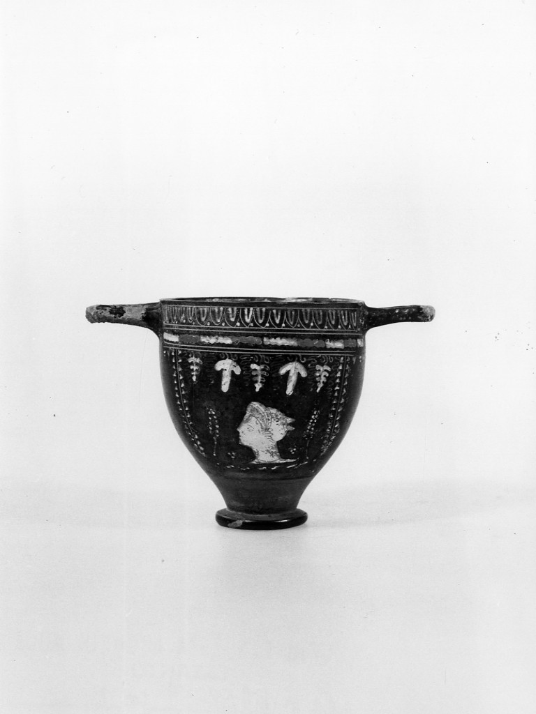 skyphos - ceramica tipo Gnathia (terzo quarto sec. IV a.C)