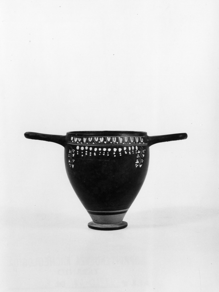 skyphos - ceramica tipo Gnathia (metà sec. IV a.C)