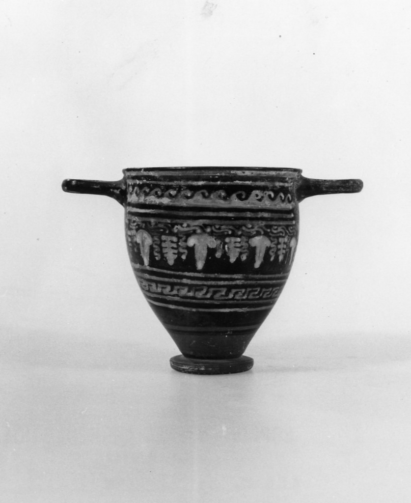 skyphos - ceramica tipo Gnathia (inizio sec. III a.C)