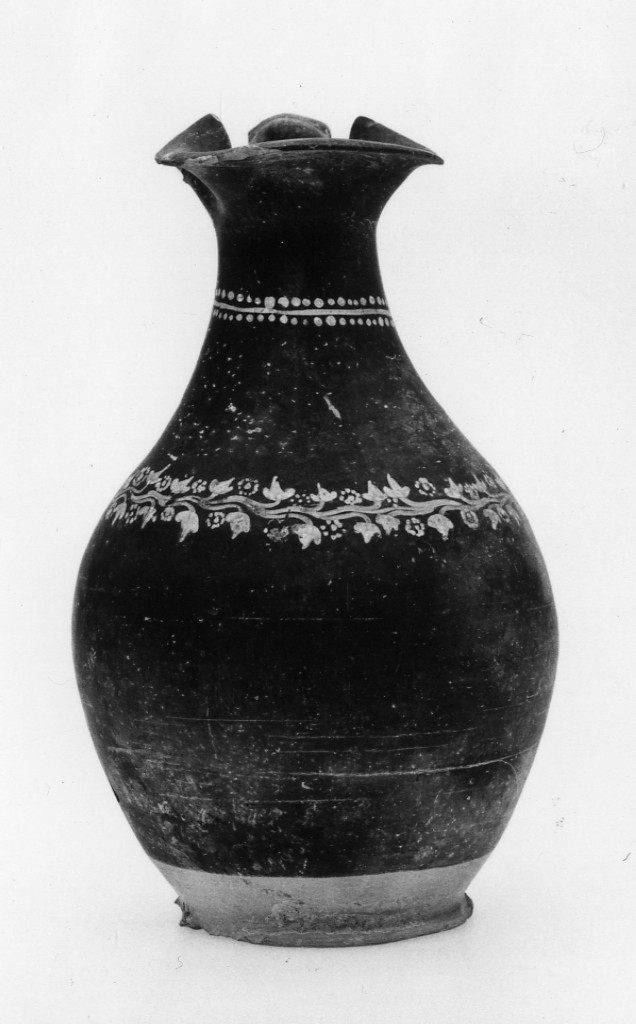 oinochoe a bocca trilobata - ceramica tipo Gnathia (primo quarto sec. III a.C)