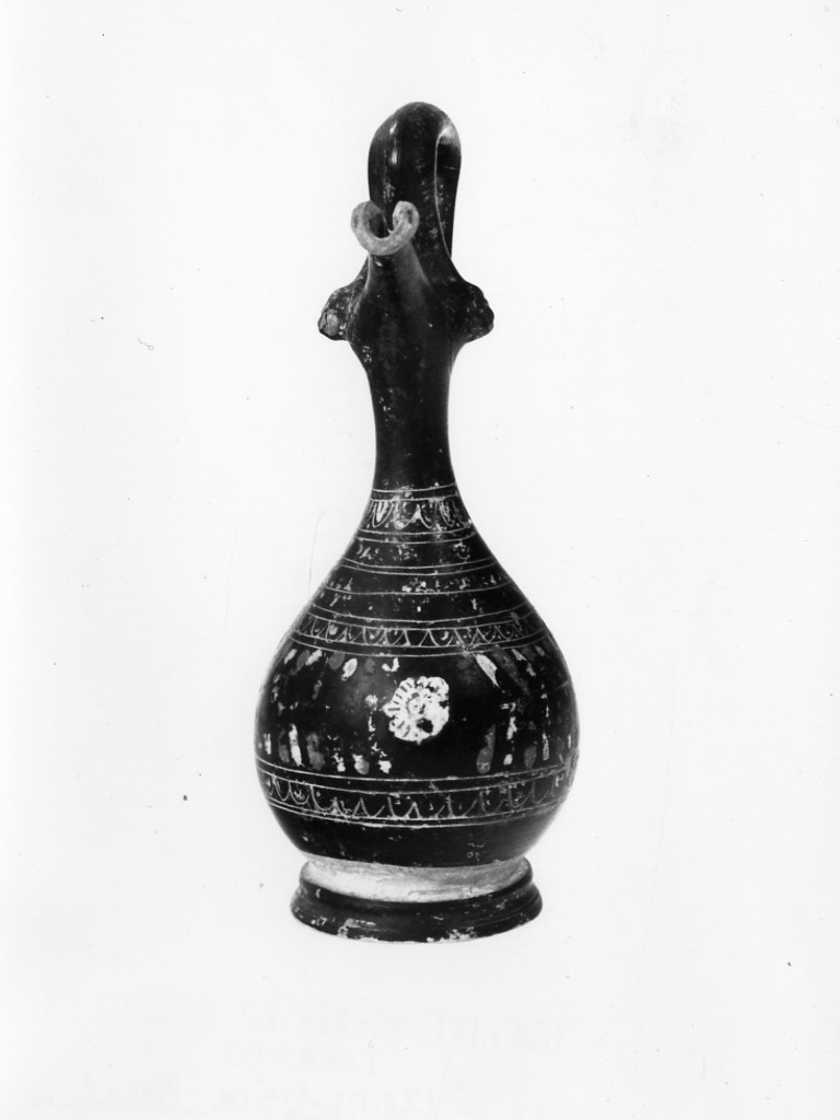 epichysis - ceramica tipo Gnathia (fine sec. IV a.C)