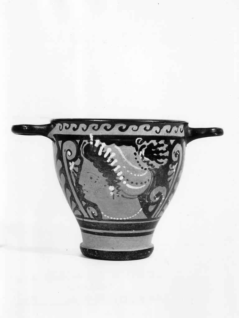 skyphos - Tardo Apulo (sec. IV a.C)