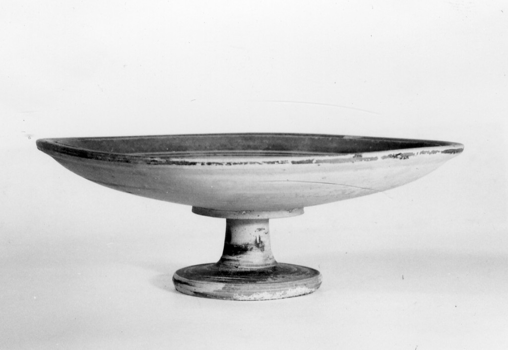 piatto - fabbrica peuceta (sec. IV a.C)