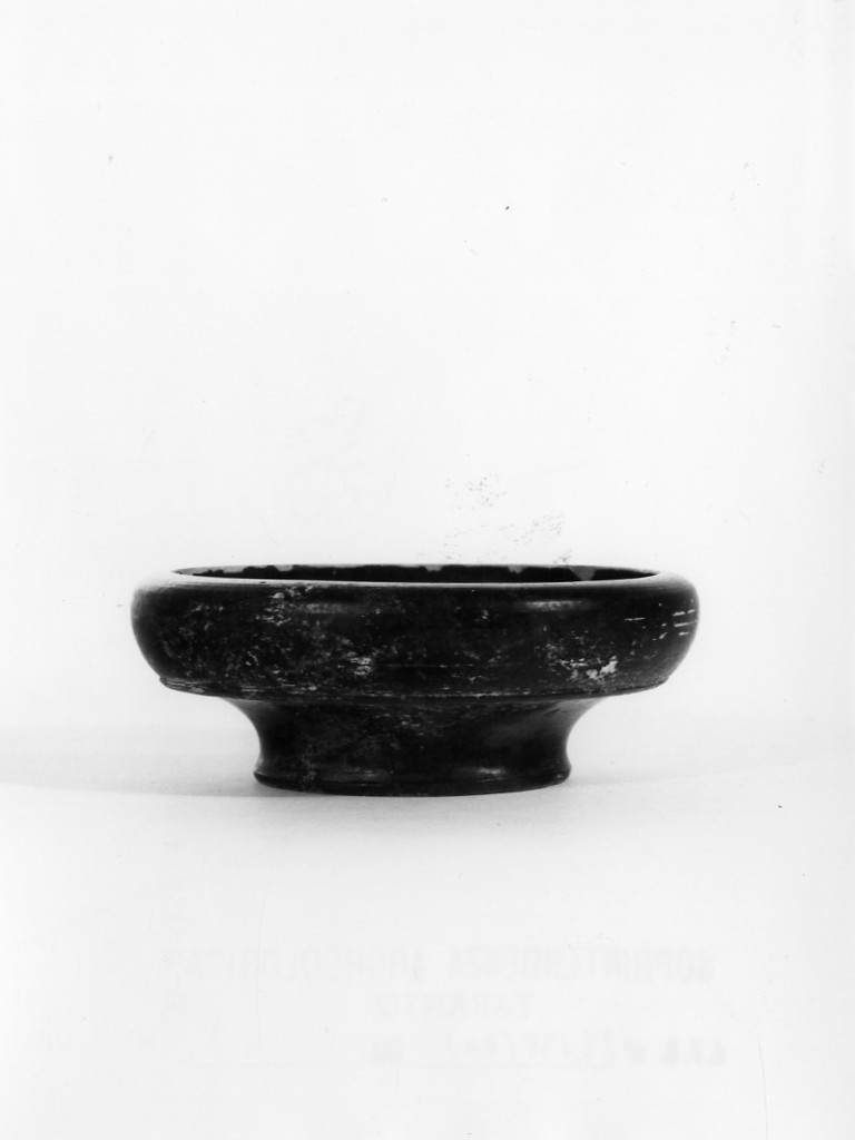 ciotolina - fabbrica apula (metà sec. IV a.C)