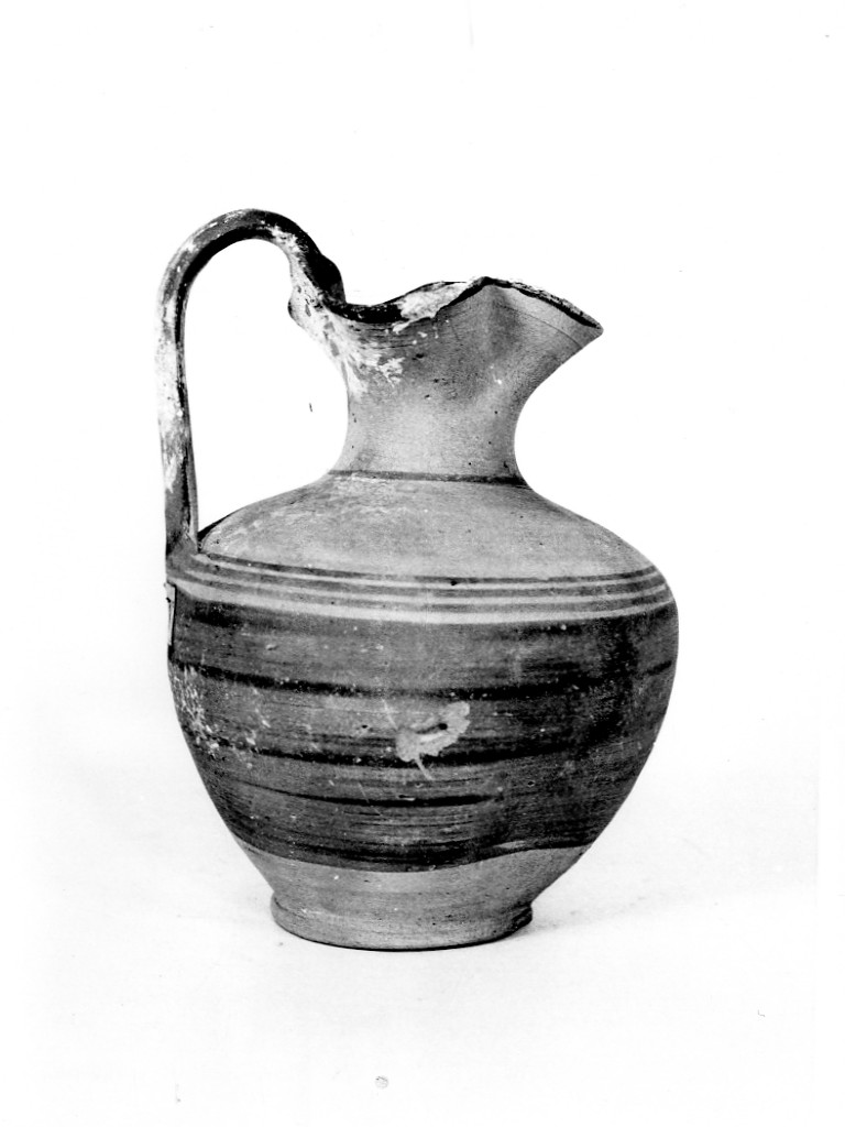oinochoe a bocca trilobata - fabbrica indigena (sec. IV a.C)