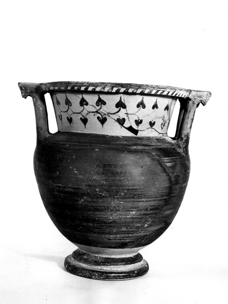 cratere a colonnette - produzione apula (secc. V-IV a.C)