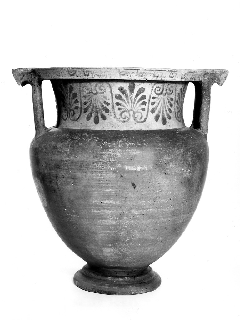 cratere a colonnette - produzione apula (sec. IV a.C)