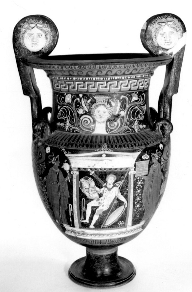 cratere a mascheroni - fabbrica apula (terzo quarto sec. IV a.C)