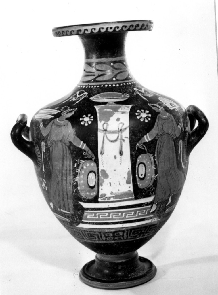 hydria - fabbrica apula (terzo quarto sec. IV a.C)