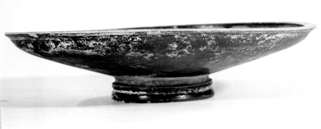 patera - fabbrica apula (terzo quarto sec. IV a.C)