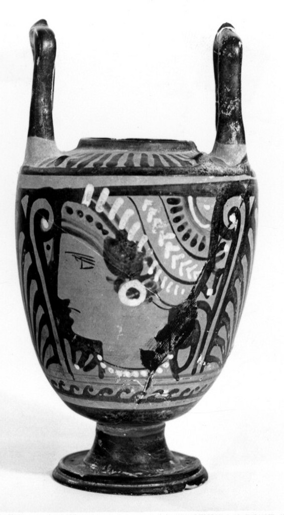 lebes gamikos - fabbrica apula (terzo quarto sec. IV a.C)