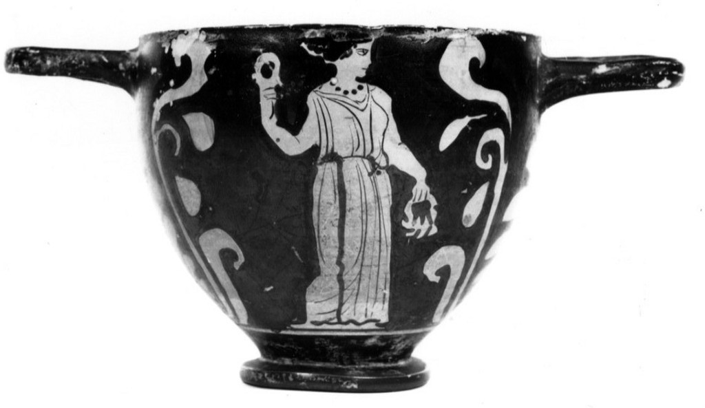 skyphos - Medio Apulo (prima metà sec. IV a.C)