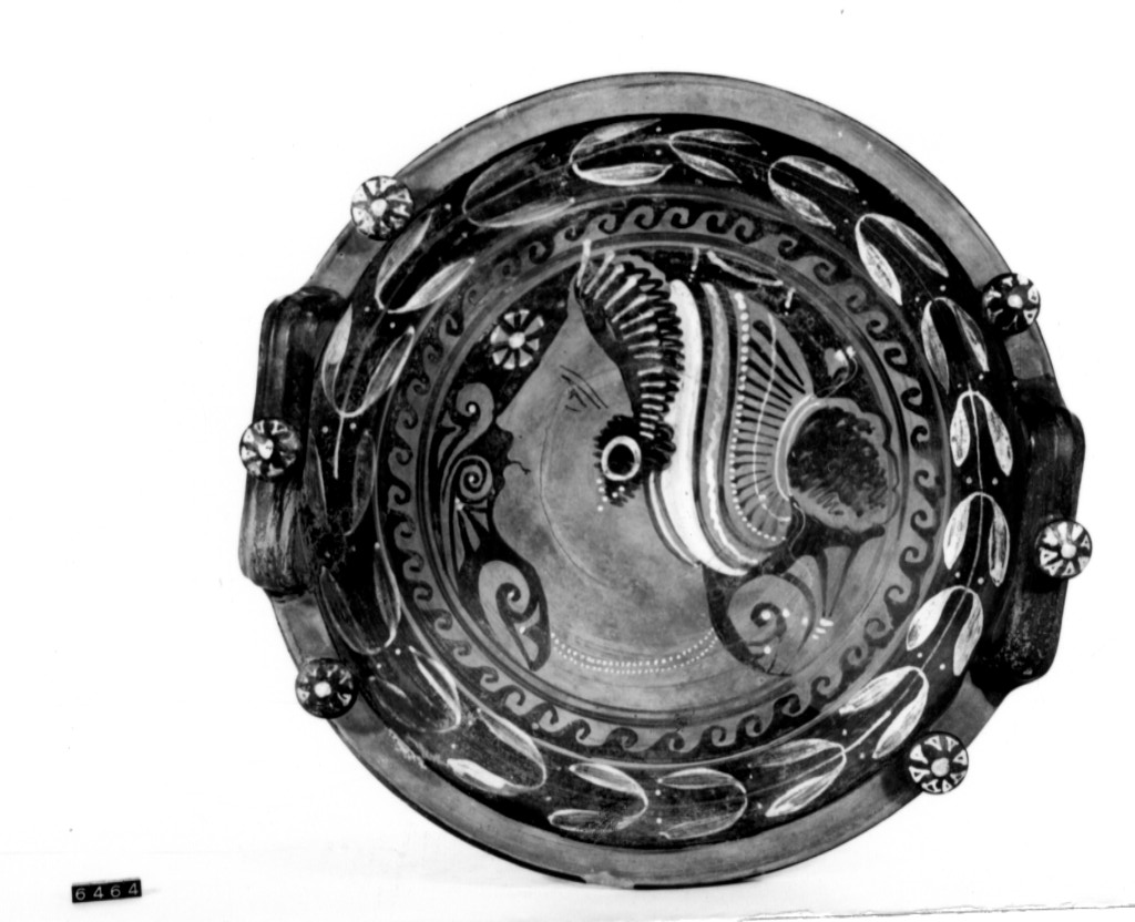 phiale - Collegato con il pittore Stoke-on-Trent (terzo quarto sec. IV a.C)