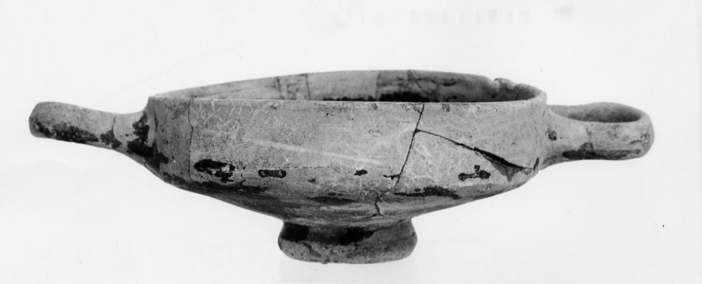 tazza - fabbrica locale (inizio sec. III a.C)