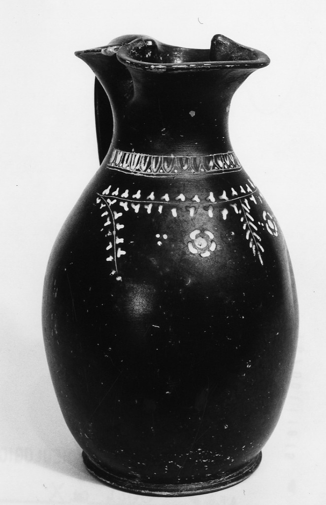 oinochoe a bocca trilobata - fabbrica locale (seconda metà sec. IV a.C)