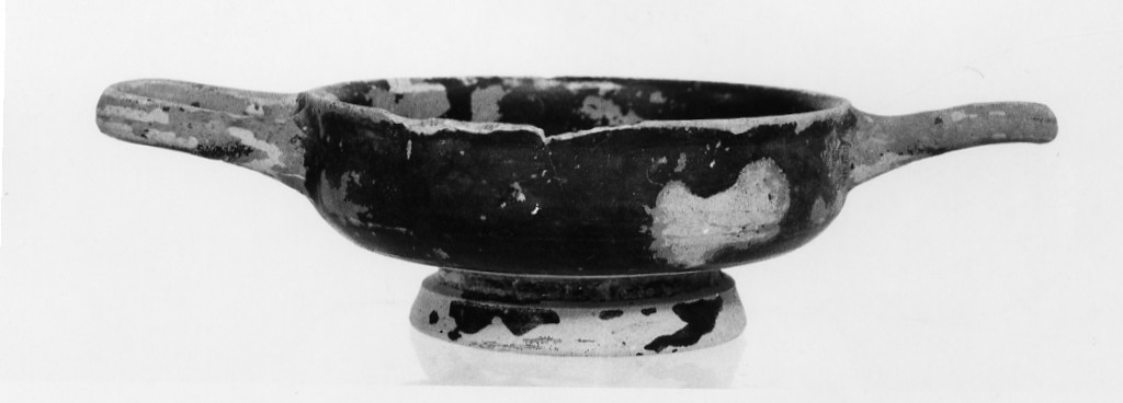 tazza - fabbrica apula (seconda metà sec. IV a.C)