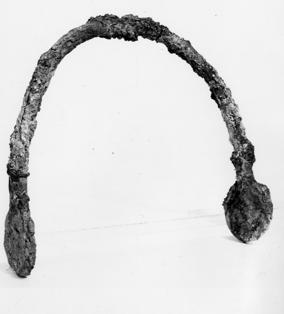 situla/ manico - fabbrica locale (ultimo quarto sec. IV a.C)