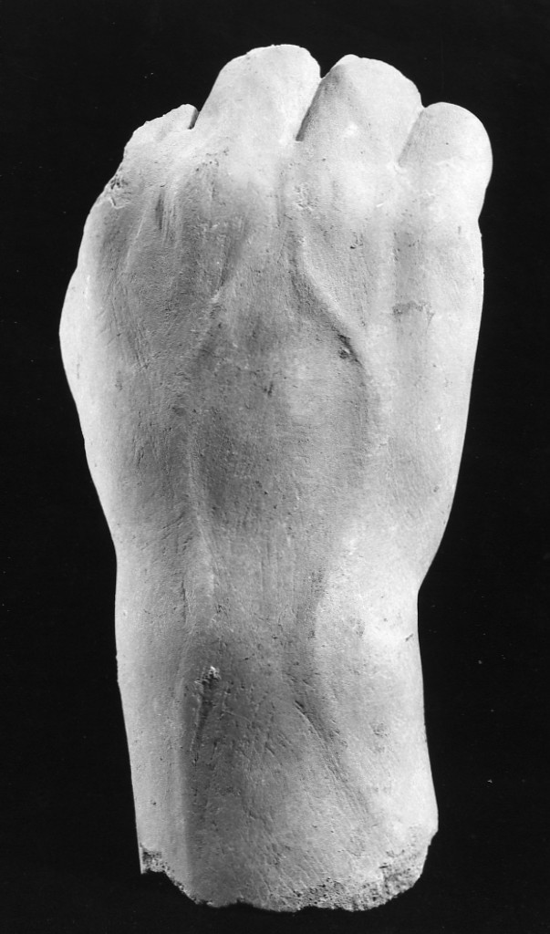 statua/ mano - fabbrica tarantina (fine sec. IV a.C)