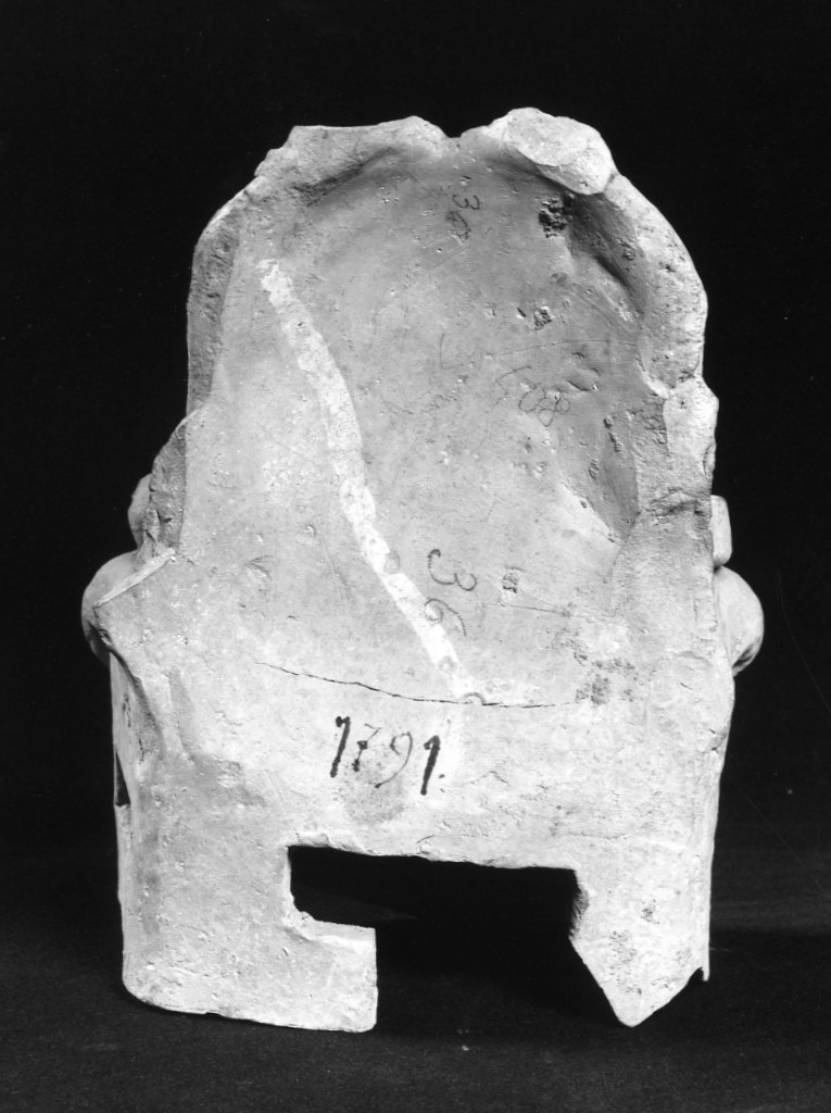 figura femminile in trono (statuetta) - officina tarantina (seconda metà sec. VI a.C)