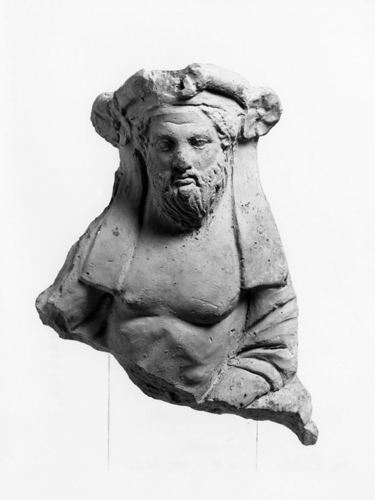 figura maschile recumbente (terracotta figurata) - officina tarantina (metà sec. IV a.C)