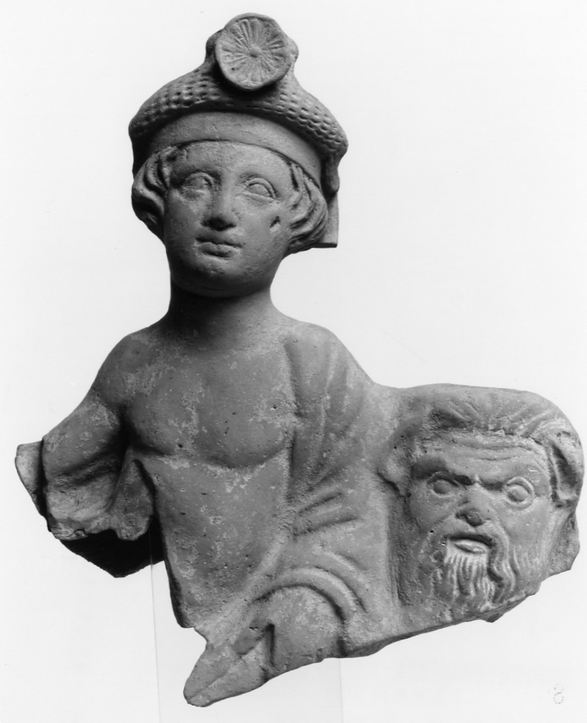 figura maschile recumbente (terracotta figurata) - officina tarantina (metà sec. IV a.C)