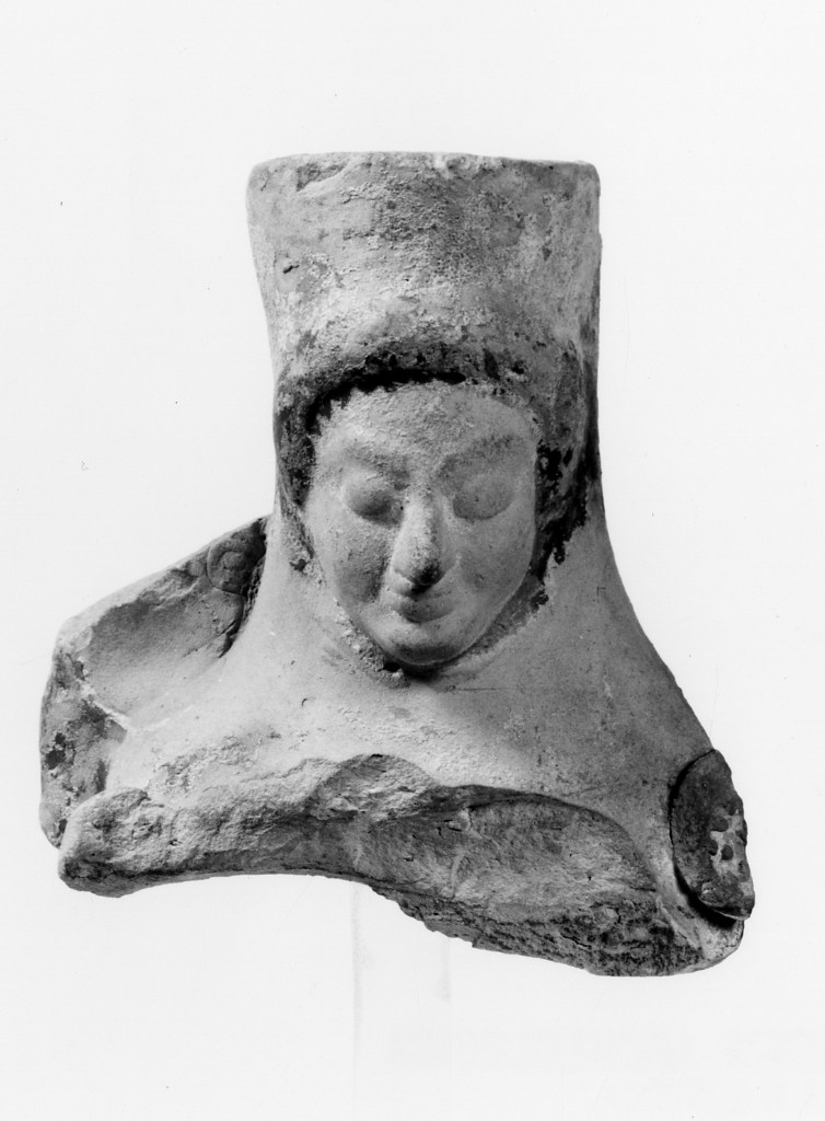 figura femminile in trono (terracotta figurata) - officina tarantina (sec. VI a.C)