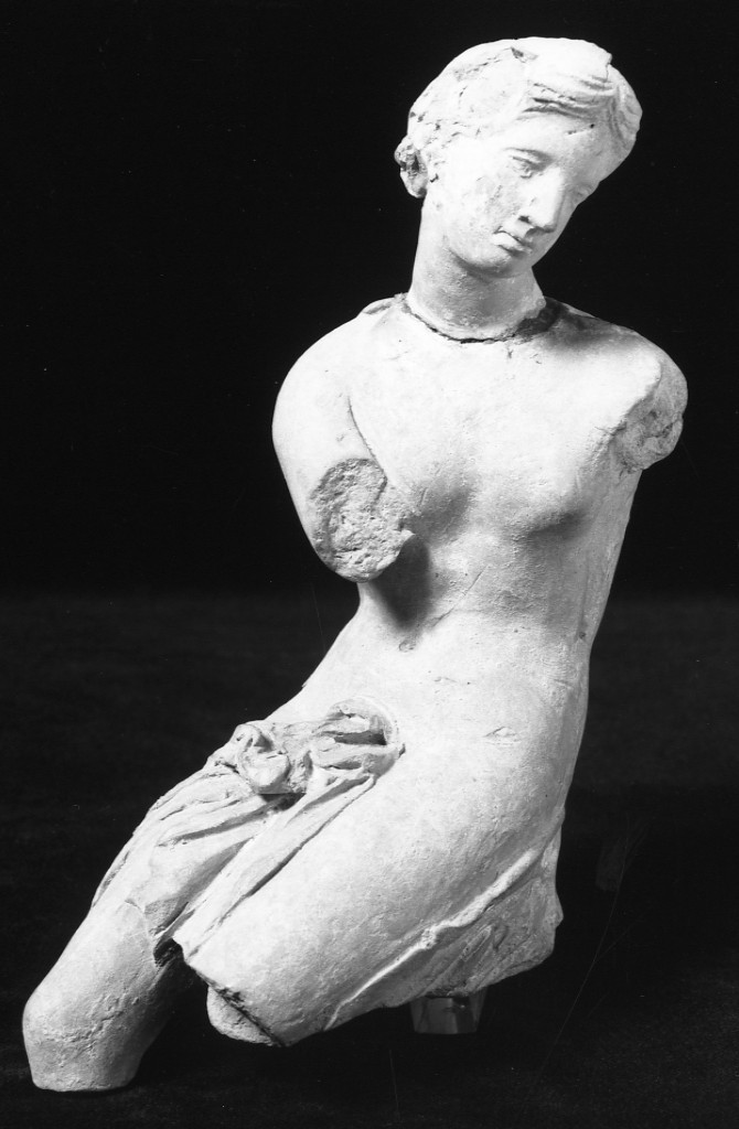 Afrodite (statuetta) - officina tarantina (fine/ inizio secc. IV a.C.-III a.C)