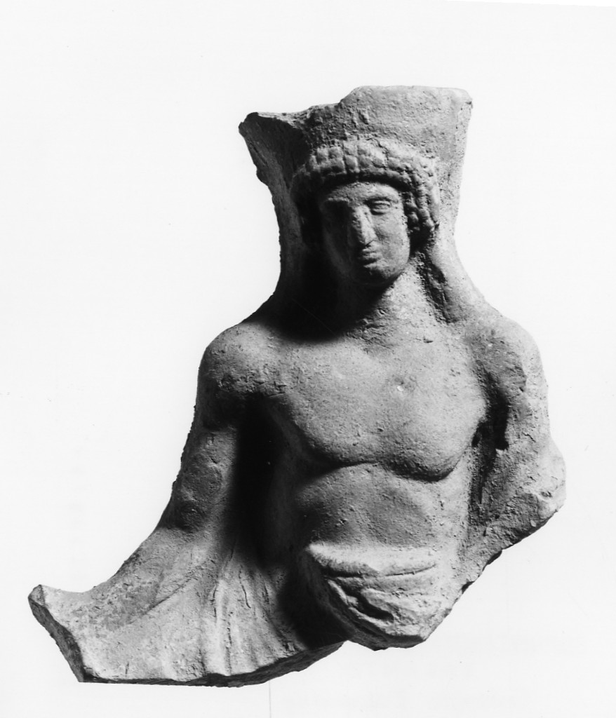 figura maschile recumbente (terracotta figurata) - officina tarantina (metà sec. V a.C)