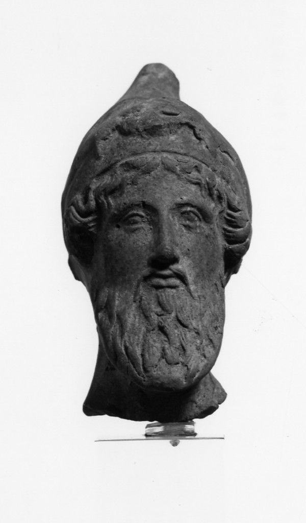 statuetta maschile - officina tarantina (prima metà sec. IV a.C)