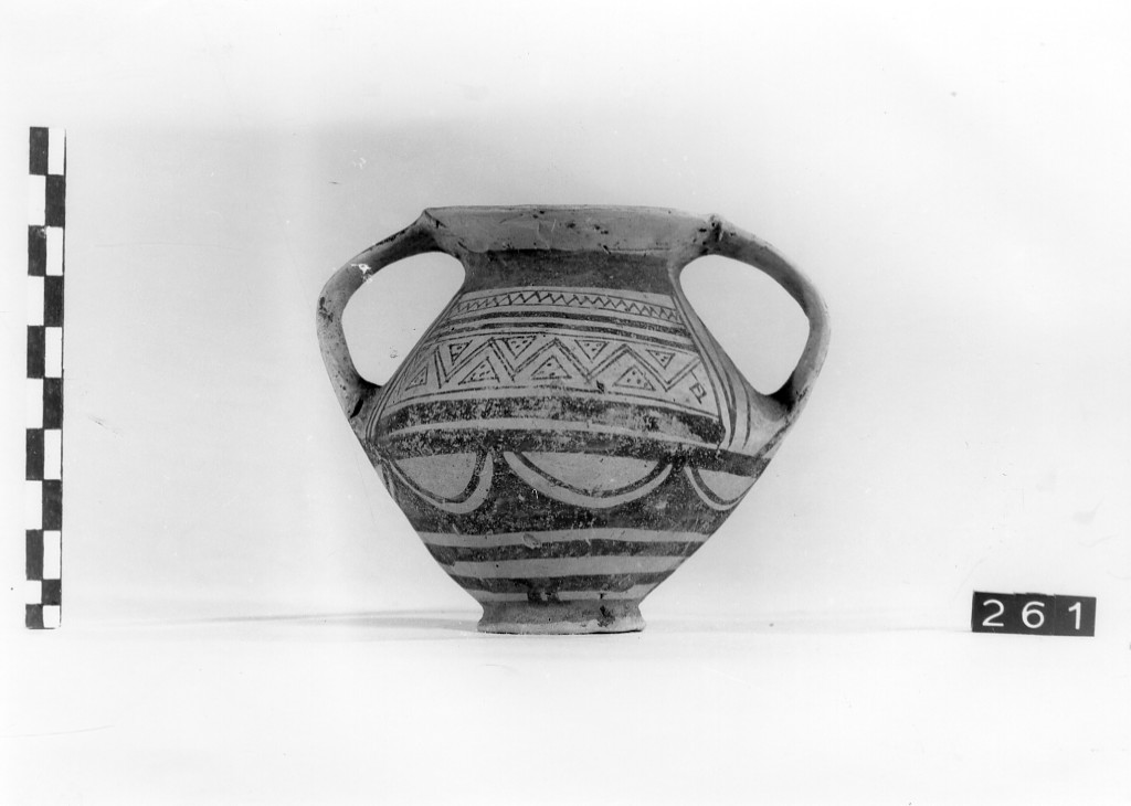 amphoriskos, De Juliis, classe A - fabbrica peucezia (prima metà sec. VI a.C)