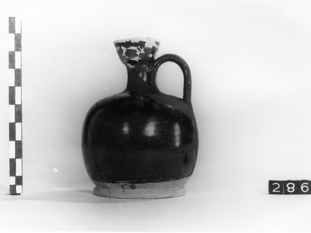 lekythos aryballica, Morel, tipo 5414 a1 - fabbrica apula (fine sec. V a.C)