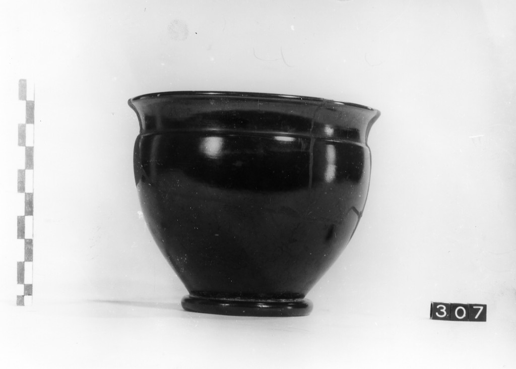 bicchiere, Morel, tipo 7222 a - fabbrica apula (fine sec. V a.C)