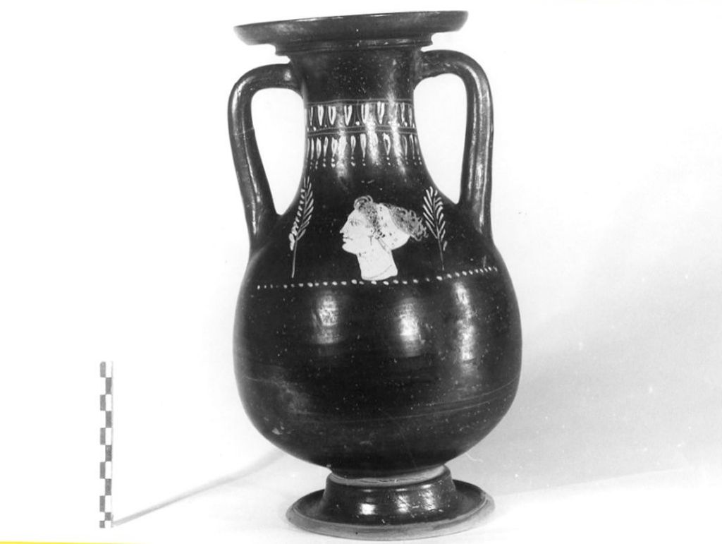 pelike - fabbrica apula (seconda metà sec. IV a.C)