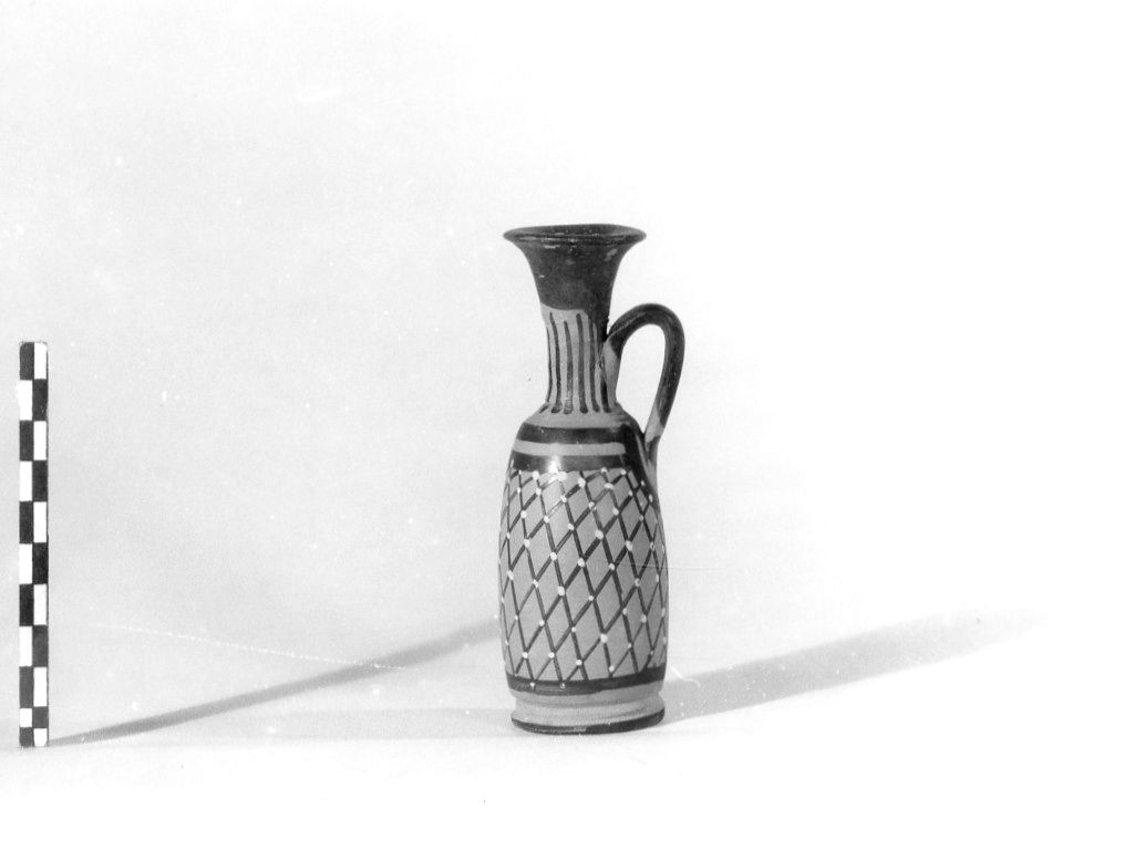 lekythos - fabbrica apula (seconda metà sec. IV a.C)