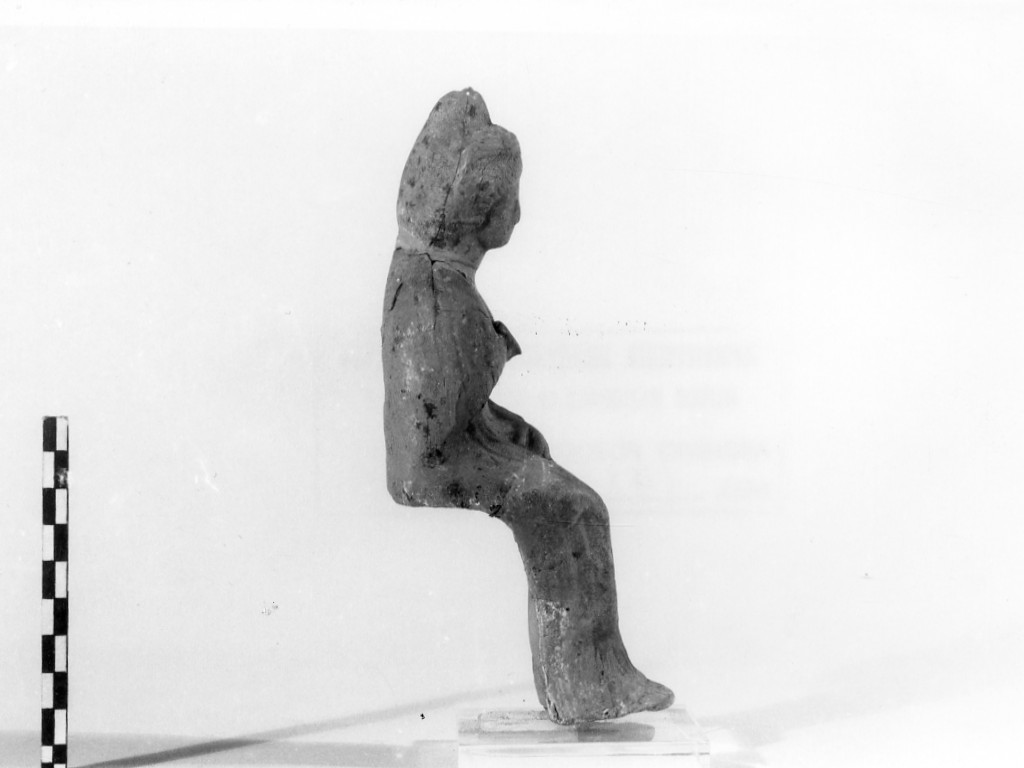 statuetta femminile - fabbrica indigena (seconda metà sec. IV a.C)