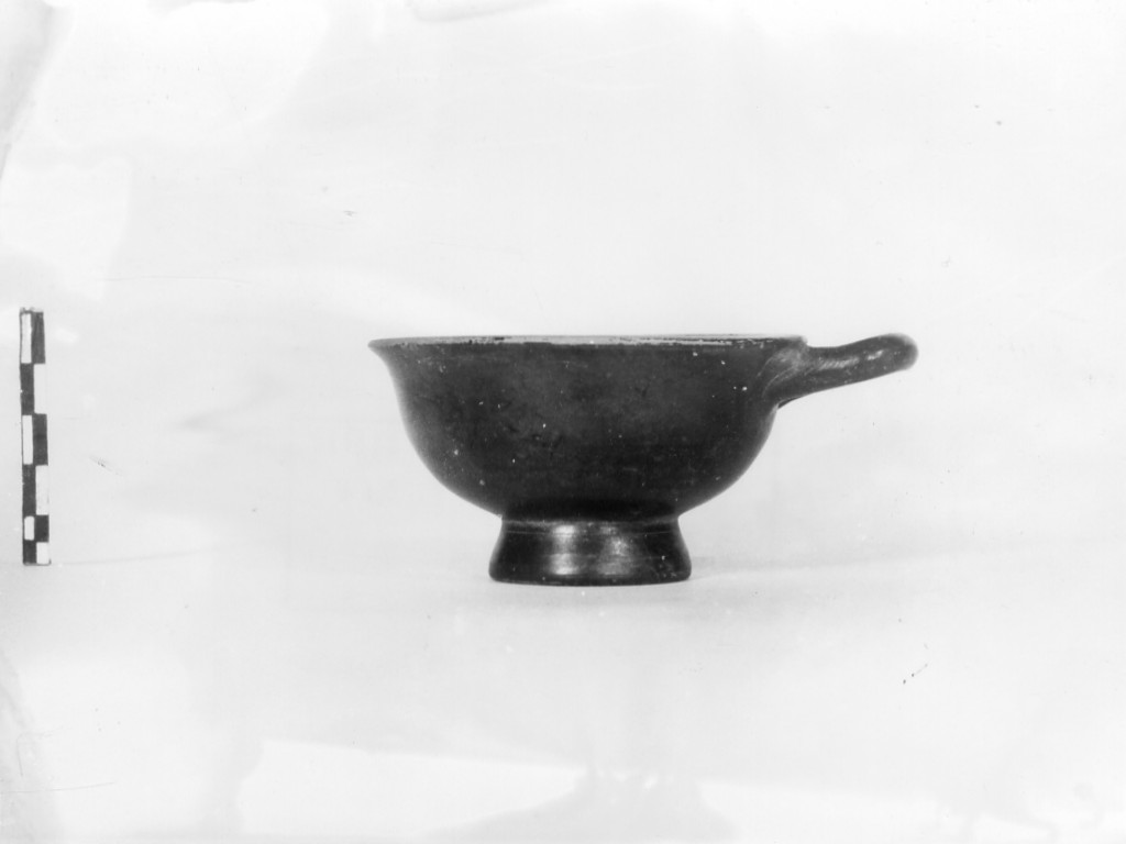 coppetta - fabbrica apula (sec. IV a.C)