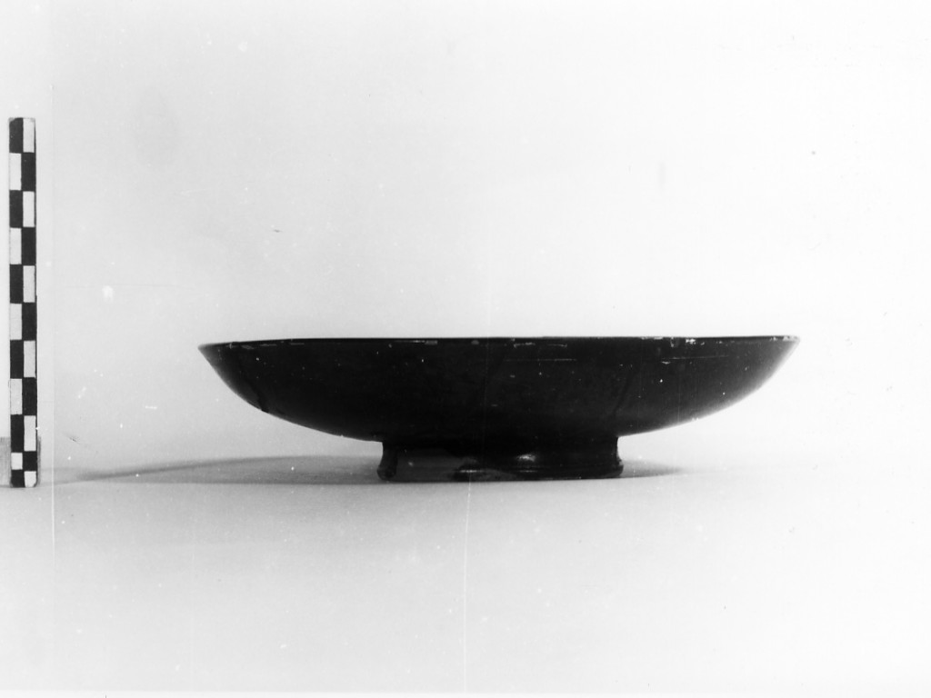 piatto - fabbrica apula (sec. IV a.C)