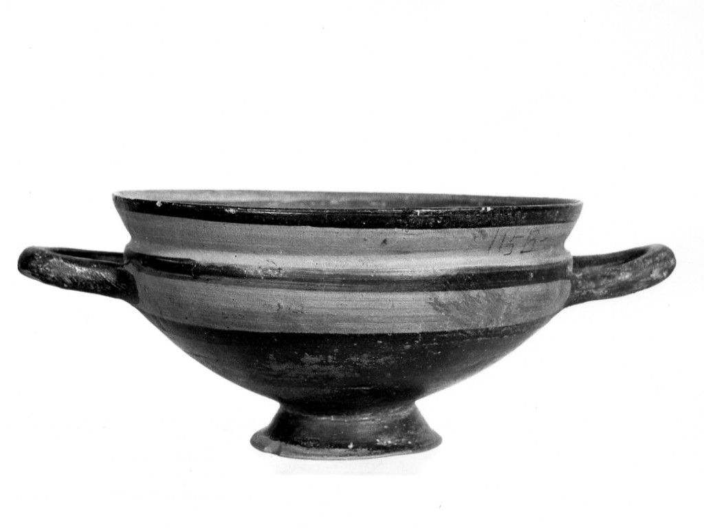 kylix - produzione locale (?) (sec. IV a.C)