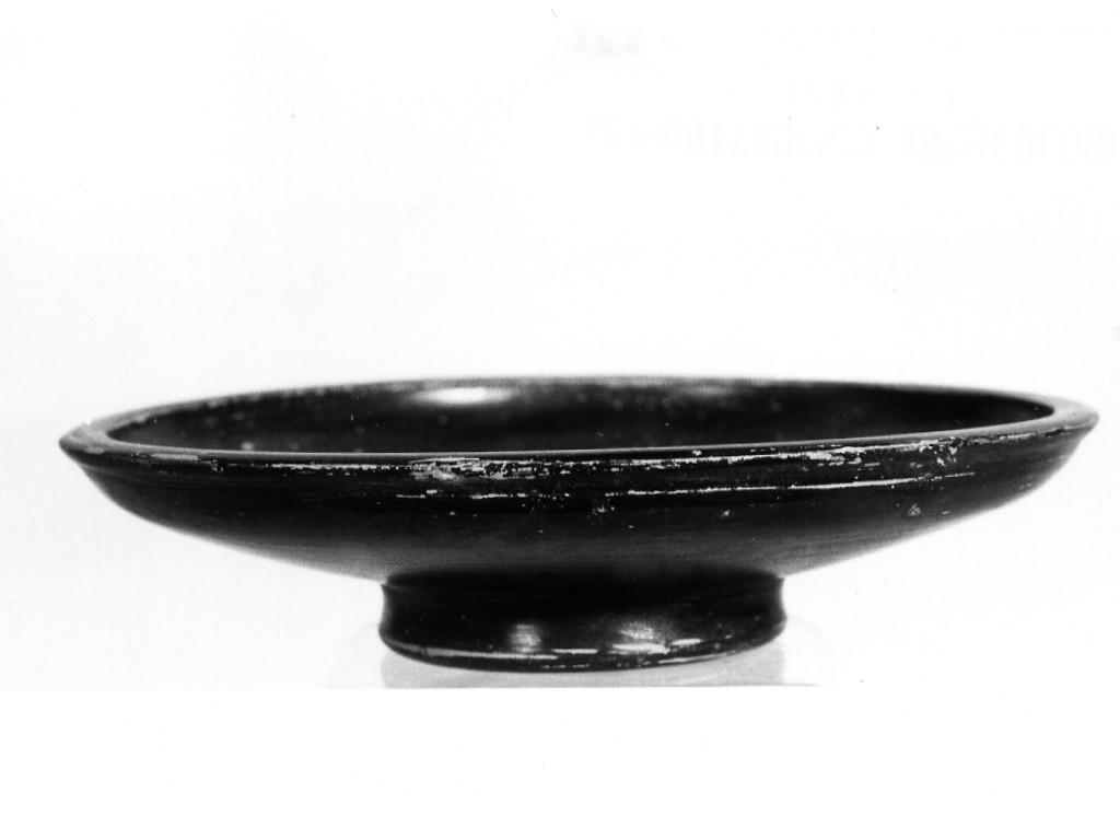 patera - produzione locale (sec. IV a.C)