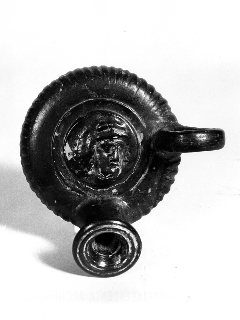 guttus - produzione locale (?) (sec. IV a.C)