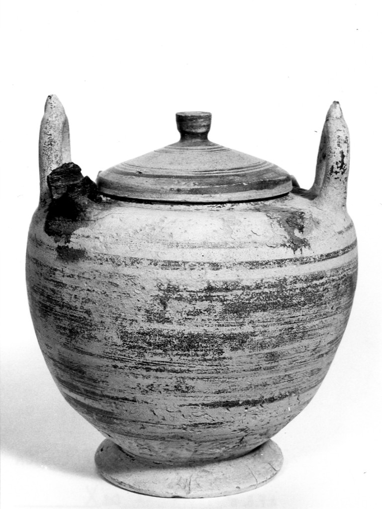 stamnos con coperchio - produzione locale (sec. IV a.C)