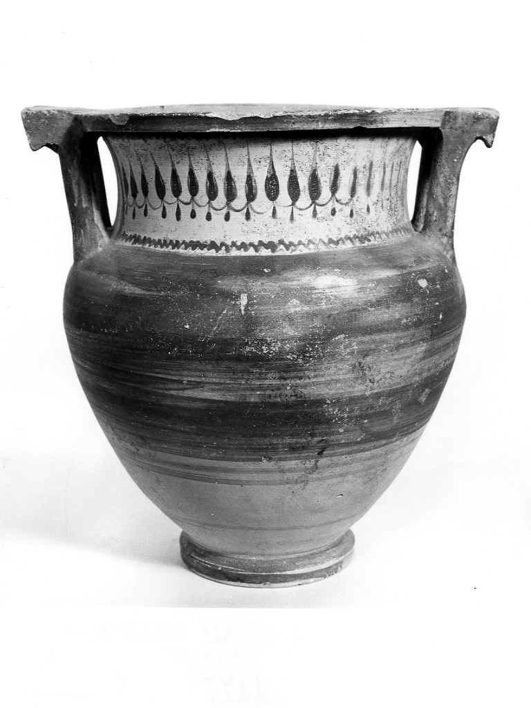 cratere a colonnette - produzione locale (sec. IV a.C)