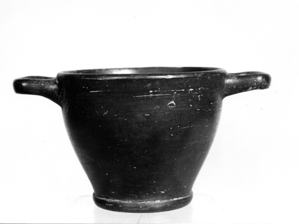 skyphos - produzione locale (sec. IV a.C)