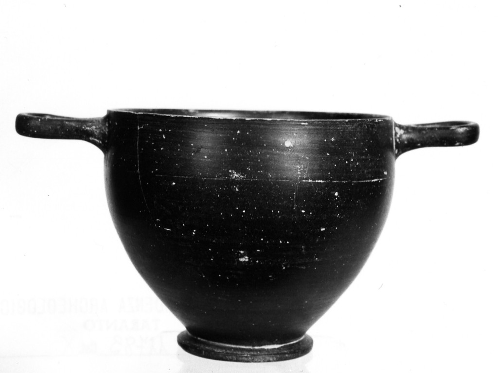 skyphos - produzione locale (sec. IV a.C)