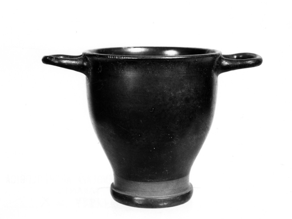 skyphos - produzione locale (sec. IV a.C)