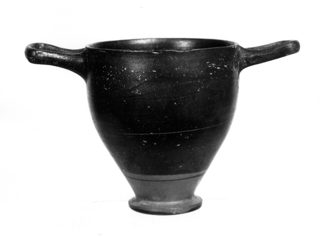 skyphos - produzione locale (sec. IV a.C)