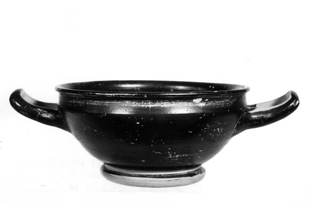 coppa skyphoide - produzione locale (sec. IV a.C)